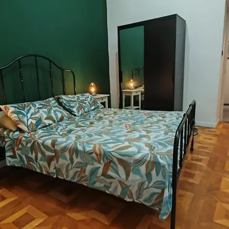 Saint Jack Luxury ترييستي